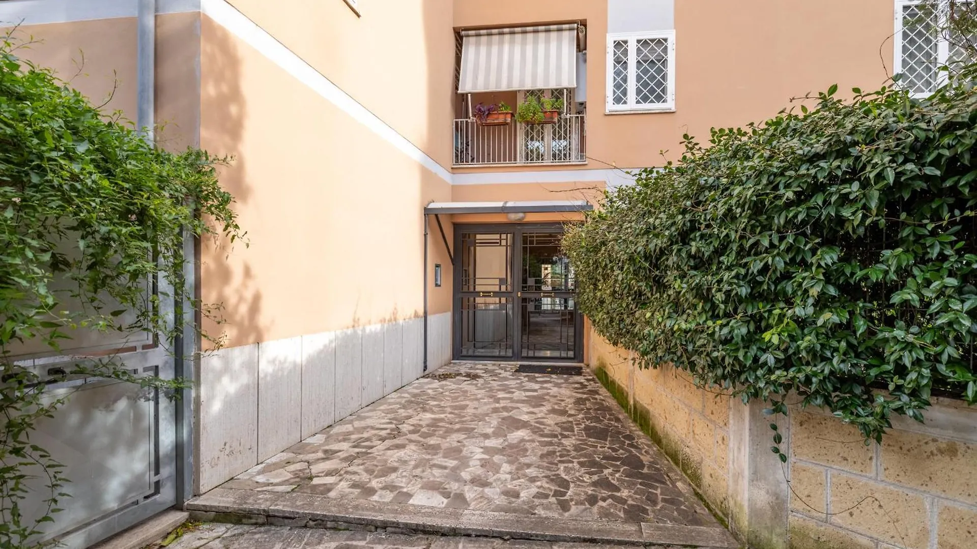 Eur Luxury Apartament For 4Pp 2 Bedrooms Rome